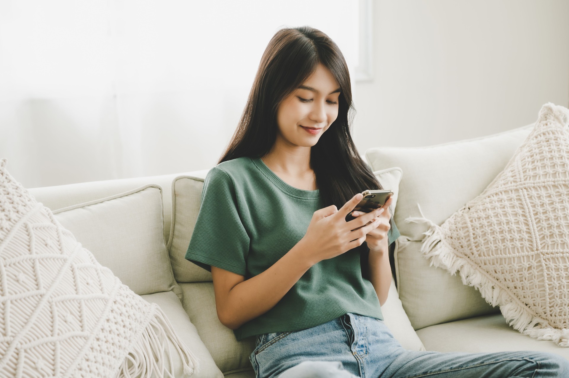 Tenant communicating with her property manager